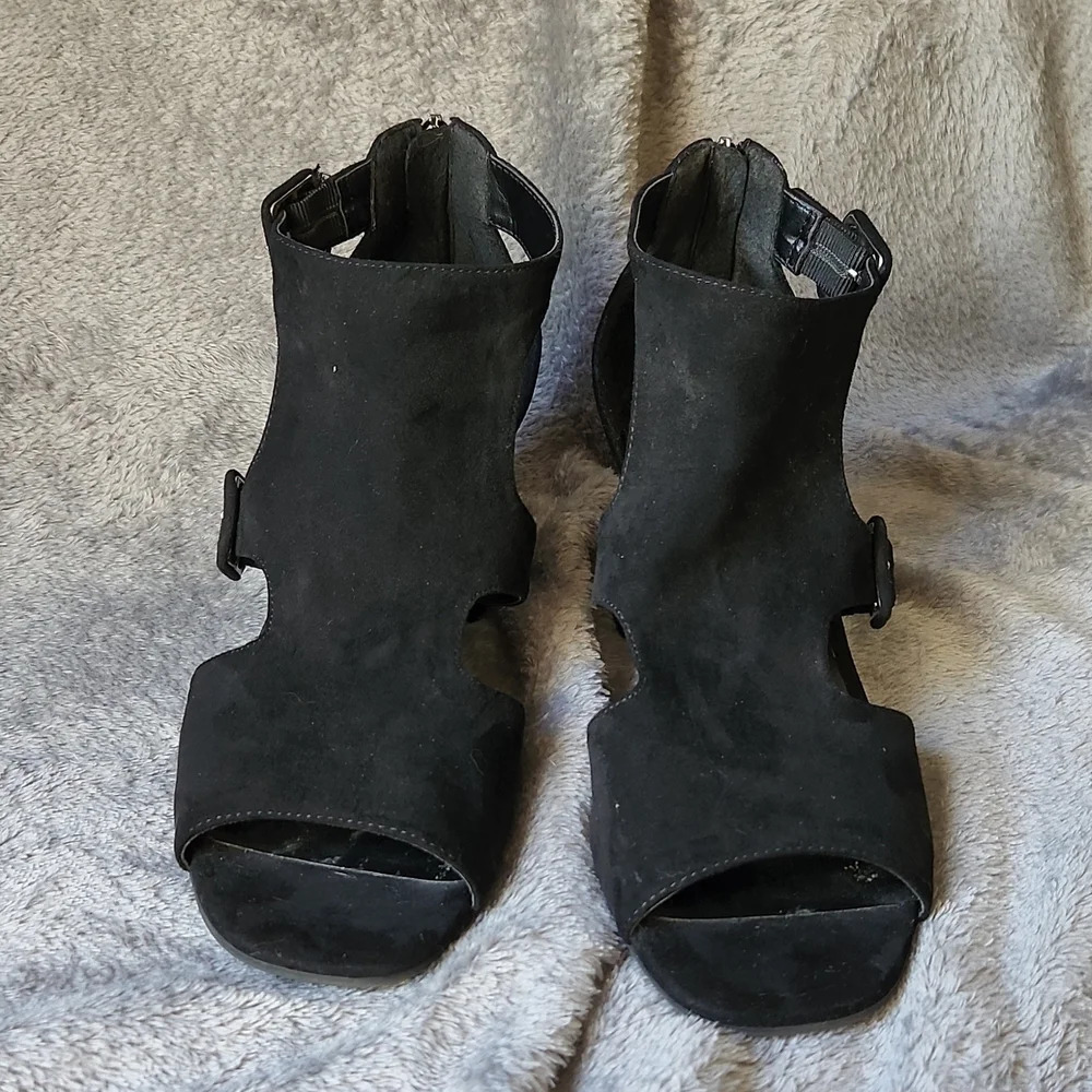 Indigo Road Black Suede Open Toe Sandals - Picture 3 of 12
